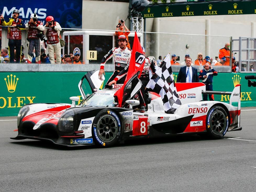 Kazuki Nakajima, Fernando Alonso