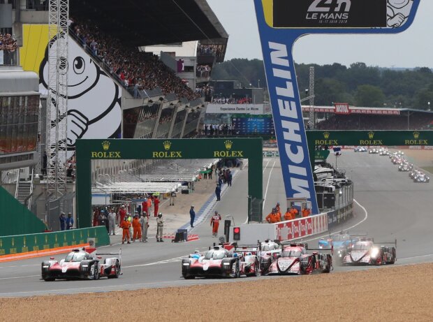 Titel-Bild zur News: Start 24h Le Mans 2018