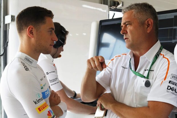 Stoffel Vandoorne Gil de Ferran McLaren McLaren F1 Team F1 ~Stoffel Vandoorne (McLaren) und Gil de Ferran ~ Stoffel Vandoorne Gil de Ferran McLaren McLaren F1 Team F1 ~Stoffel Vandoorne (McLaren) und Gil de Ferran ~
