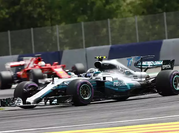 Valtteri Bottas, Sebastian Vettel Titel-Bild zur News: Valtteri Bottas, Sebastian Vettel