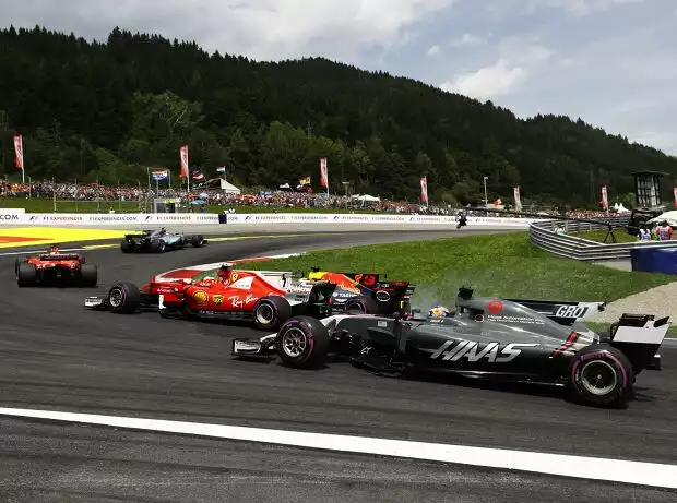 Daniel Ricciardo, Kimi Räikkönen, Romain Grosjean Titel-Bild zur News: Daniel Ricciardo, Kimi Räikkönen, Romain Grosjean