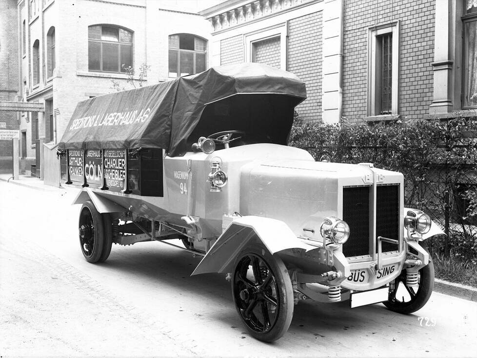 Büssing Typ II (1914): Erster Lkw mit Kardan, elektrischen Frontscheinwerfern und Gas-Positionslampen