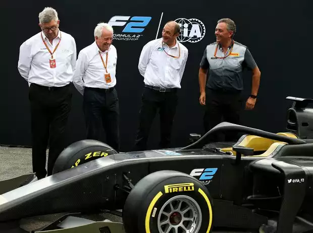 Titel-Bild zur News: Präsentation des Formel-2-Autos für 2018