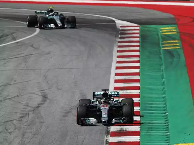 Lewis Hamilton, Valtteri Bottas Titel-Bild zur News: Lewis Hamilton, Valtteri Bottas