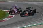 Kevin Magnussen (Haas) und Esteban Ocon (Force India) 