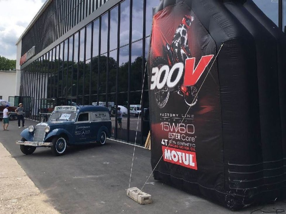 Motul-Lounge in der Motorworld Köln-Rheinland