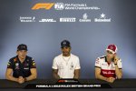 Max Verstappen (Red Bull), Lewis Hamilton (Mercedes) und Charles Leclerc (Sauber) 