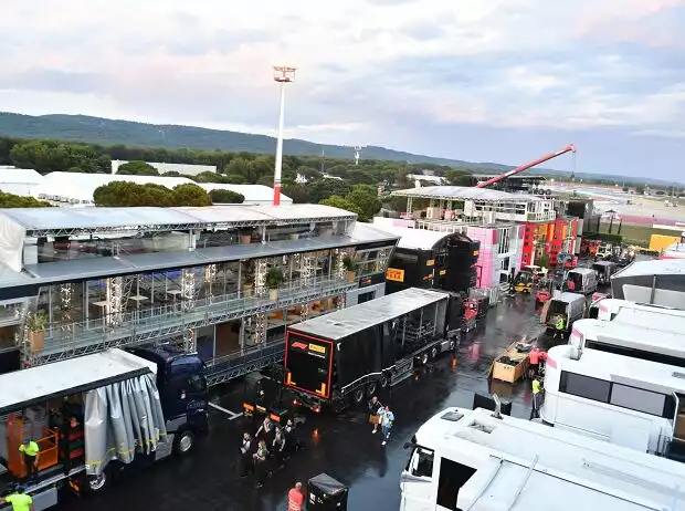 Titel-Bild zur News: Paddock