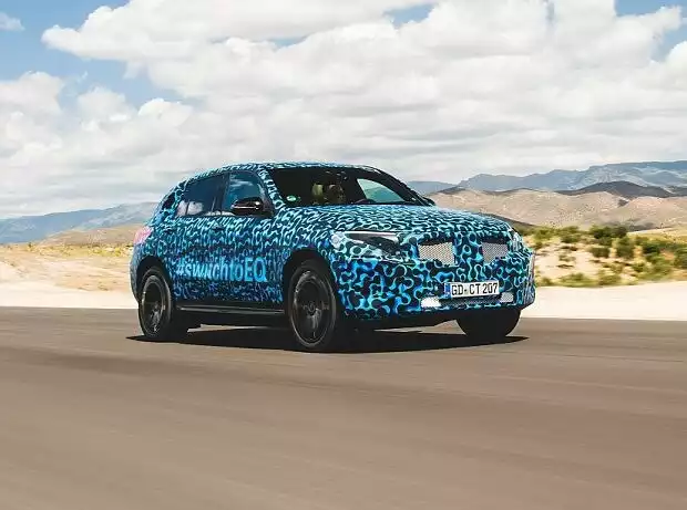 Prototyp des Mercedes-Benz EQC 2019 auf Erprobungsfahrt Titel-Bild zur News: Prototyp des Mercedes-Benz EQC 2019 auf Erprobungsfahrt