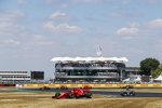 Sebastian Vettel (Ferrari) und Valtteri Bottas (Mercedes) 