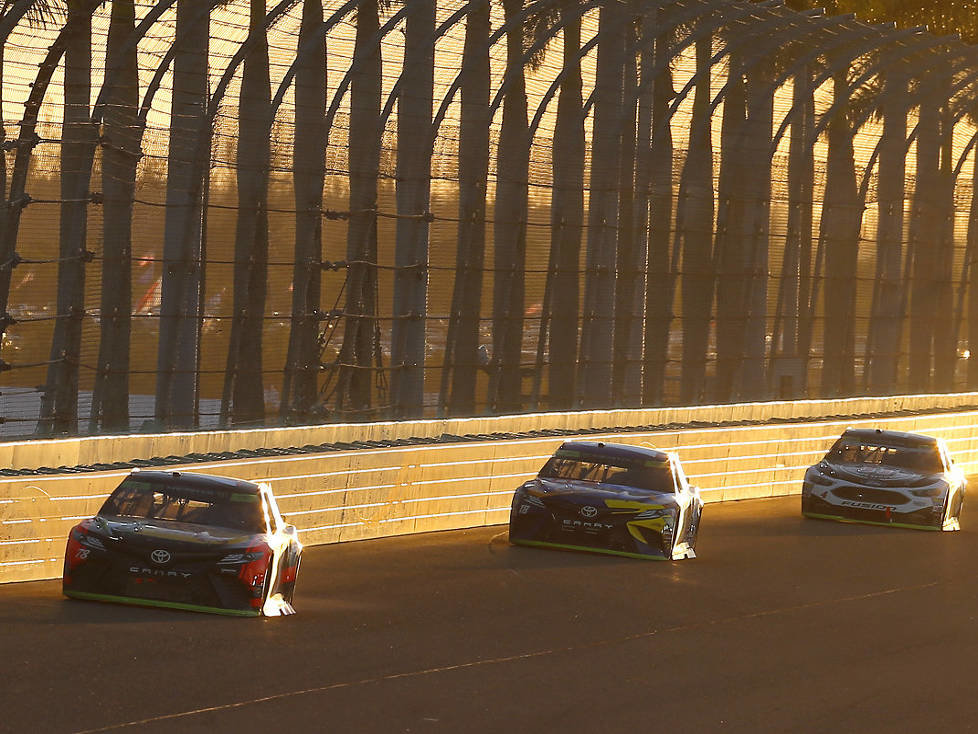 Kevin Harvick, Kyle Busch, Martin Truex Jun.