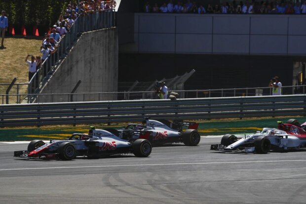 Kevin Magnussen Romain Grosjean Charles Leclerc Ferrari Scuderia Ferrari F1Haas Haas F1 Team F1Sauber Alfa Romeo Sauber F1 Team F1 ~Kevin Magnussen (Haas), Romain Grosjean (Haas) und Charles Leclerc (Sauber) ~ Kevin Magnussen Romain Grosjean Charles Leclerc Ferrari Scuderia Ferrari F1Haas Haas F1 Team F1Sauber Alfa Romeo Sauber F1 Team F1 ~Kevin Magnussen (Haas), Romain Grosjean (Haas) und Charles Leclerc (Sauber) ~