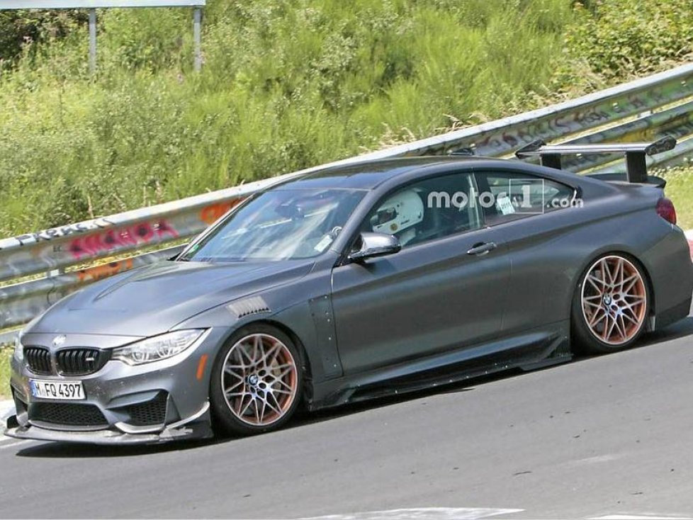 M4 extrem am Nürburgring: Offenbar bringt BMW den legendären CSL zurück