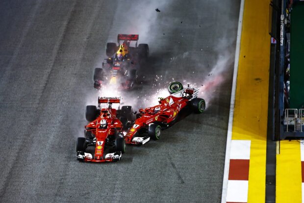 Sebastian Vettel Max Verstappen Kimi Räikkönen Ferrari Scuderia Ferrari F1Red Bull Aston Martin Red Bull Racing F1 ~Sebastian Vettel (Ferrari), Max Verstappen (Red Bull) und Kimi Räikkönen (Ferrari) ~ Sebastian Vettel Max Verstappen Kimi Räikkönen Ferrari Scuderia Ferrari F1Red Bull Aston Martin Red Bull Racing F1 ~Sebastian Vettel (Ferrari), Max Verstappen (Red Bull) und Kimi Räikkönen (Ferrari) ~