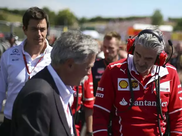 Chase Carey, Maurizio Arrivabene, Toto Wolff Titel-Bild zur News: Chase Carey, Maurizio Arrivabene, Toto Wolff