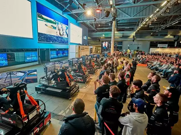 ADAC SimRacing Expo: eSports-Kulisse mit Live-Übertragung Titel-Bild zur News: ADAC SimRacing Expo: eSports-Kulisse mit Live-Übertragung