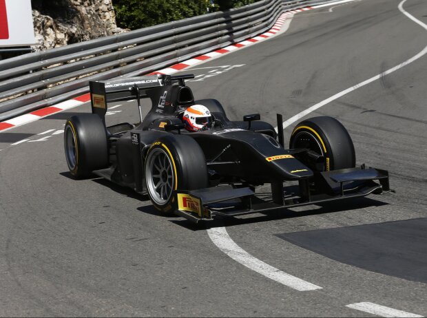 Titel-Bild zur News: GP2-Auto mit 18-Zoll-Reifen von Pirelli