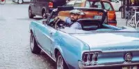 Ulf Schulz, Organisator der Motorworld Classics Berlin, im Ford Mustang