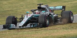 FIA untersucht Fahrt über Grünstreifen: Hamilton muss zittern