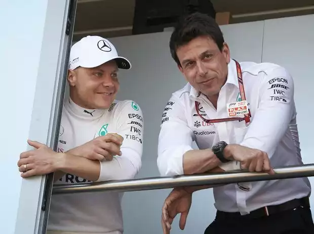 Valtteri Bottas, Toto Wolff Titel-Bild zur News: Valtteri Bottas, Toto Wolff