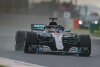 Formel 1 Ungarn 2018: Lewis Hamilton schnappt im Regen zu!