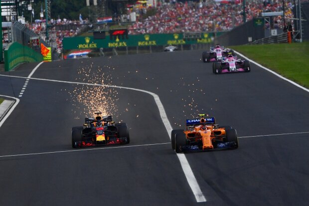 Daniel Ricciardo Fernando Alonso Red Bull Aston Martin Red Bull Racing F1McLaren McLaren F1 Team F1 ~Daniel Ricciardo (Red Bull) und Fernando Alonso (McLaren) ~ Daniel Ricciardo Fernando Alonso Red Bull Aston Martin Red Bull Racing F1McLaren McLaren F1 Team F1 ~Daniel Ricciardo (Red Bull) und Fernando Alonso (McLaren) ~