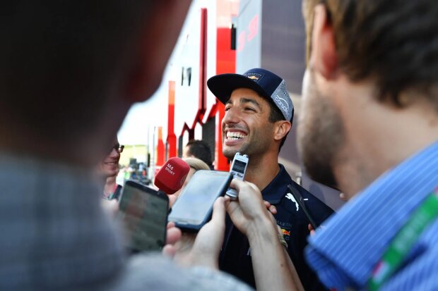 Daniel Ricciardo Red Bull Aston Martin Red Bull Racing F1 ~Daniel Ricciardo (Red Bull) ~ Daniel Ricciardo Red Bull Aston Martin Red Bull Racing F1 ~Daniel Ricciardo (Red Bull) ~