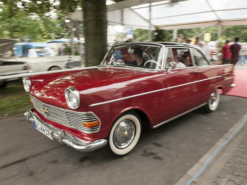 Klassikertreffen an den Opelvillen 2017: Opel Rekord P2 Coupé von 1962 (Spitzname ?Rasender Kofferraum?).