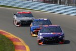 Denny Hamlin (Gibbs), Chase Elliott (Hendrick) und Erik Jones (Gibbs) 