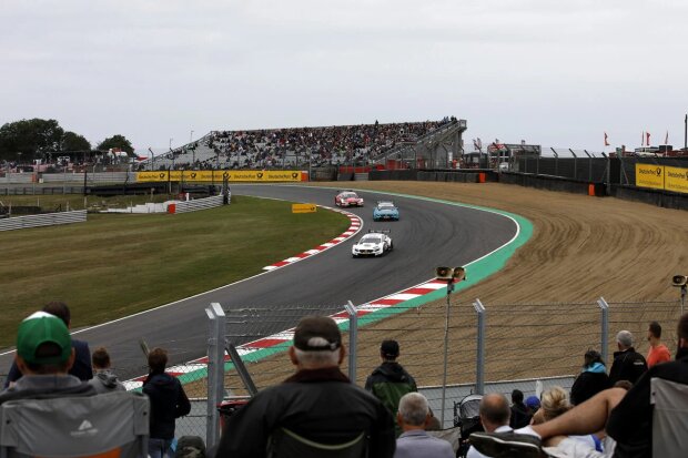Paul di Resta Gary Paffett HWA-Mercedes HWA AG DTMAudi Sport Team Rosberg Audi Sport Team Rosberg (Gesamtstand) ~Paul di Resta (HWA-Mercedes) und Gary Paffett (HWA-Mercedes) ~ Paul di Resta Gary Paffett HWA-Mercedes HWA AG DTMAudi Sport Team Rosberg Audi Sport Team Rosberg (Gesamtstand) ~Paul di Resta (HWA-Mercedes) und Gary Paffett (HWA-Mercedes) ~