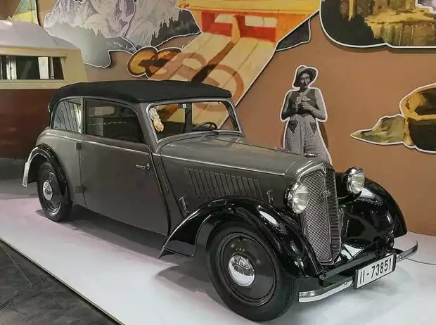 DKW F5 Meisterklasse Cabrio-Limousine mit Campinganhänger von 1935 Titel-Bild zur News: DKW F5 Meisterklasse Cabrio-Limousine mit Campinganhänger von 1935