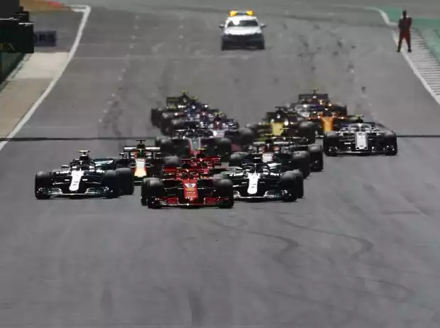 Sebastian Vettel, Lewis Hamilton, Valtteri Bottas, Kimi Räikkönen, Max Verstappen, Daniel Ricciardo Titel-Bild zur News: Sebastian Vettel, Lewis Hamilton, Valtteri Bottas, Kimi Räikkönen, Max Verstappen, Daniel Ricciardo