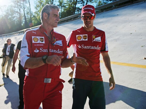 Titel-Bild zur News: Maurizio Arrivabene, Sebastian Vettel