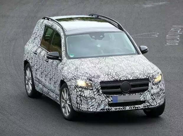 Mercedes Benz GLB Prototyp 2019 Titel-Bild zur News: Mercedes Benz GLB Prototyp 2019