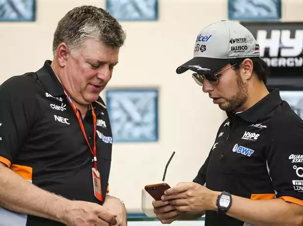Titel-Bild zur News: Otmar Szafnauer, Sergio Perez