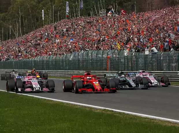 Titel-Bild zur News: Esteban Ocon, Sebastian Vettel, Lewis Hamilton, Sergio Perez