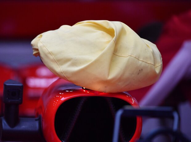 Kühltasche auf der Onboard-Kamera bei Ferrari Kühltasche auf der Onboard-Kamera bei Ferrari