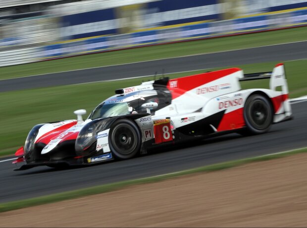 Kazuki Nakajima, Fernando Alonso Kazuki Nakajima, Fernando Alonso