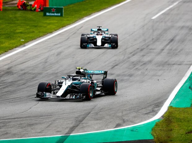 Valtteri Bottas, Lewis Hamilton Valtteri Bottas, Lewis Hamilton
