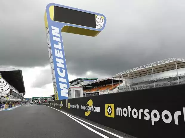 Michelin Tower, motorsport.com Logo Titel-Bild zur News: Michelin Tower, motorsport.com Logo