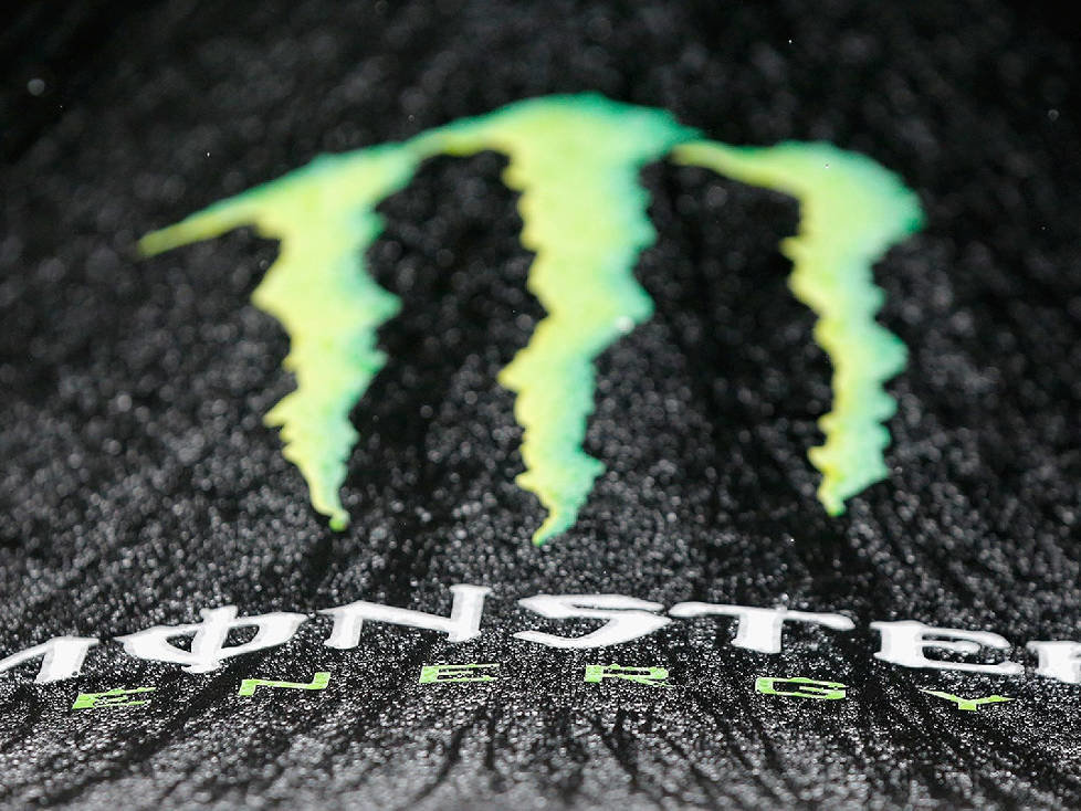 Logo im Regen: Monster Energy