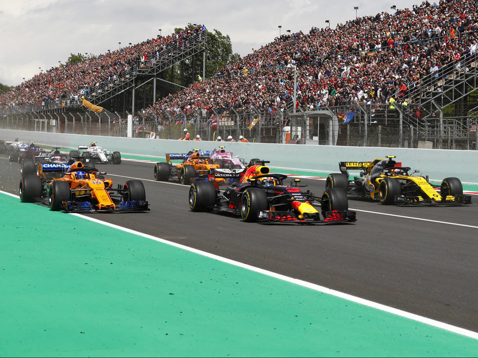 Max Verstappen, Fernando Alonso, Carlos Sainz