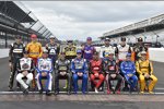 Gruppenfoto: Die 16 Playoff-Teilnemer der NASCAR Cup-Saison 2018: Aric Almirola, Joey Logano, Alex Bowman, Ryan Blaney, Denny Hamlin, Chase Elliott, Brad Keselowski, Martin Truex Jr., Kevin Harvick, Clint Bowyer, Jimmie Johnson, Kyle Busch, Austin Dillon, Kurt Busch, Kyle Larson, Erik Jones