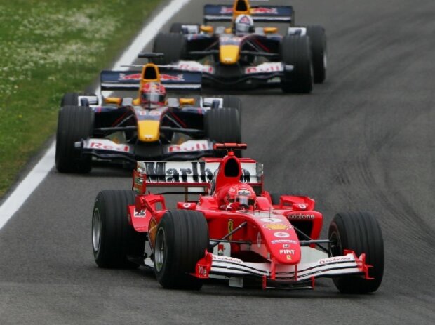 Titel-Bild zur News: Vitantonio Liuzzi, Michael Schumacher