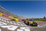 Pace-Laps: Erik Jones (Gibbs) und Joey Logano (Penske) 