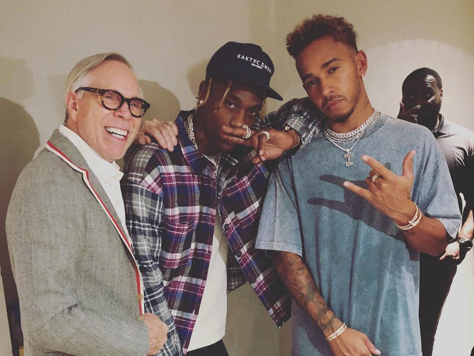 Tommy Hilfiger, Travis Scott und Lewis Hamilton