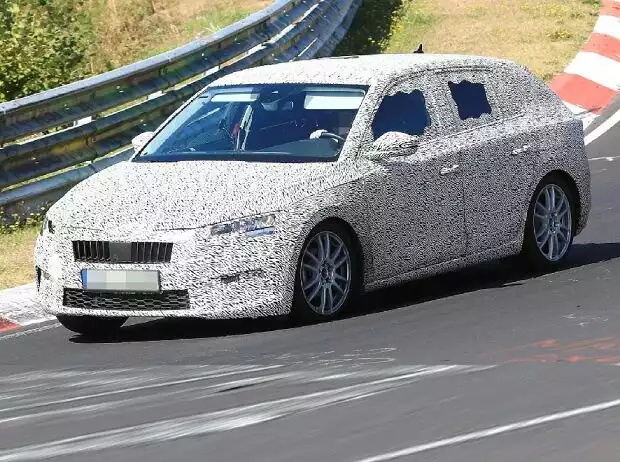 Prototyp Skoda Rapid Nachfolger 2019 Titel-Bild zur News: Prototyp Skoda Rapid Nachfolger 2019