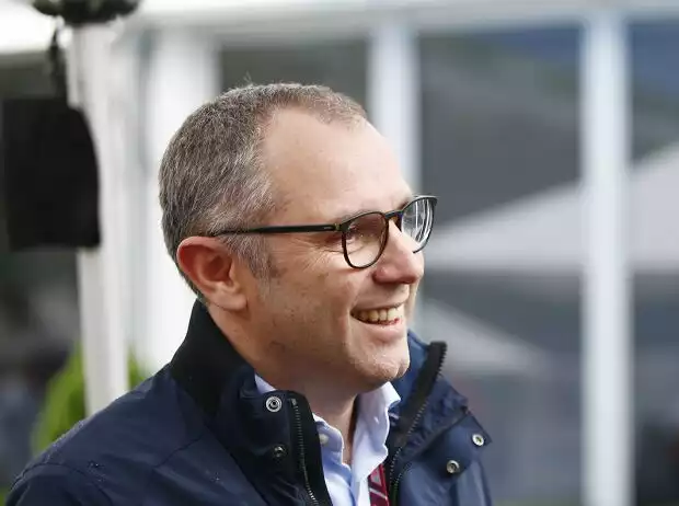 Stefano Domenicali, Otmar Szafnauer Titel-Bild zur News: Stefano Domenicali, Otmar Szafnauer