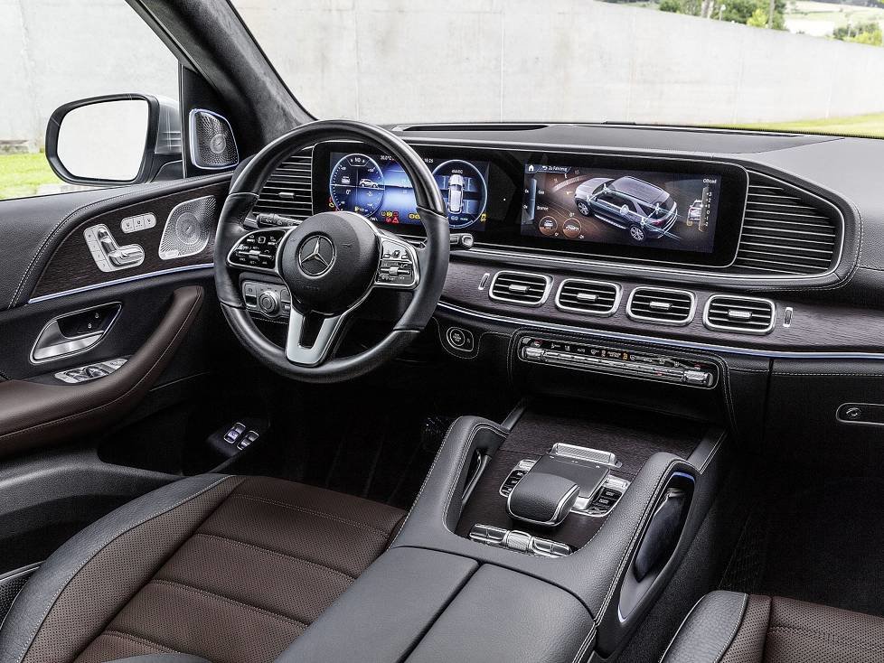 Innenraum und Cockpit des Mercedes-Benz GLE 2019