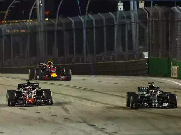 Titel-Bild zur News: Lewis Hamilton, Max Verstappen, Romain Grosjean